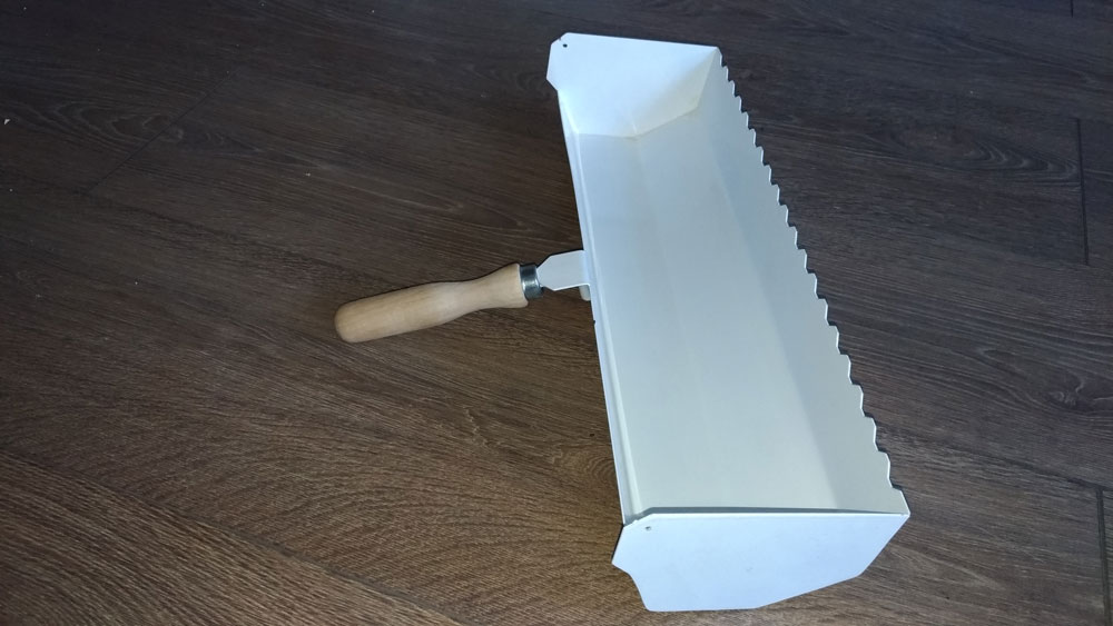 Кельма-ковш 400 мм для нанесения клеевого раствора на газоблок